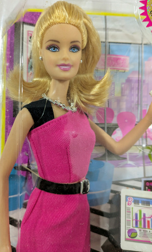 Barbie Entrepreneur Carrer Of The Year 2014 (Usado)