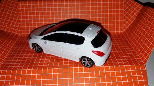 Autito En Escala 1.43 Peugeot 308, Bl