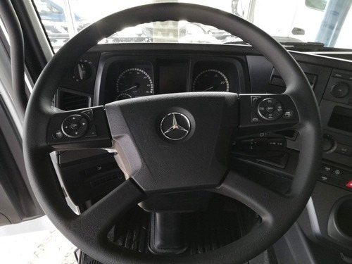 Mercedes Benz Arocs 4136 B/42 8x4 Blanco