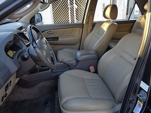 Hilux Sw4 3.0 Srv 4x4 7 Lug 16v Tb Inter 2012 - F7 Veículos