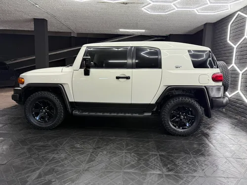Toyota Fj Cruiser Black And White