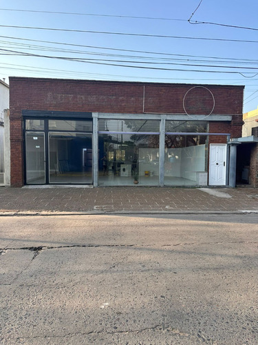 Local Con Departamentos En Venta En Calle Mitre Al 1900, Luján