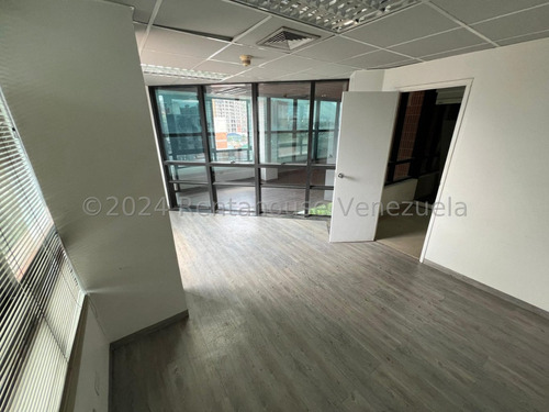 Oficina En Alquiler En Las Mercedes. Sw Mls #25-4418