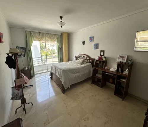 Imponente Casa Revestida En Marmol En El Ingenio