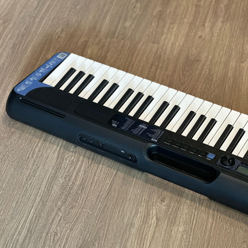 Teclado Musical Casiotone Ct-s300 61 Teclas -maismusika Preto (Usado)