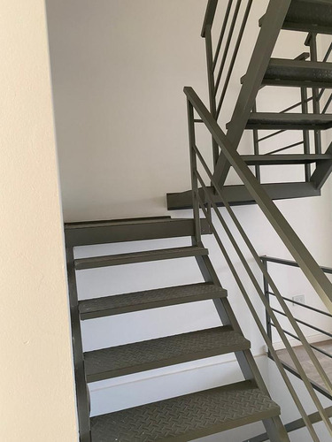Duplex De 2 Dormis Con Cochera En Condo Tierra Nueva