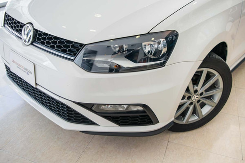 Imagen 4 de 14 de Volkswagen Vento Comfortline Plus L4 1.6l Abs Ba Ac Tip 2020