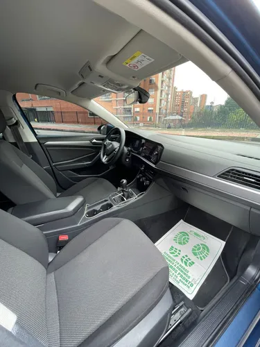 Volkswagen New Jetta Conforline Turbo