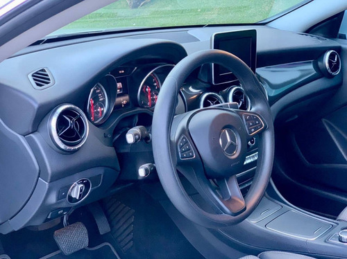Imagem 12 de 15 de Mercedes-benz Cla 180 1.6 Cgi Gasolina 7g-dct