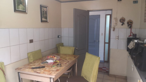 Excelente Casa Esquina En Sector Residencial Los Ángeles!!!