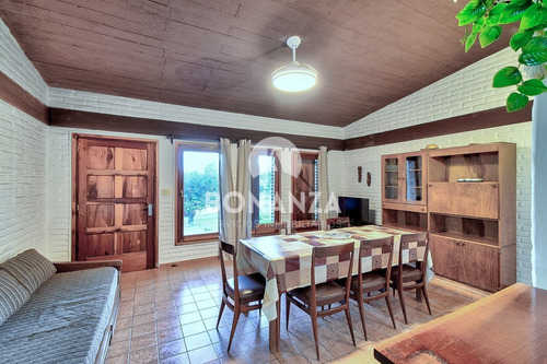 Imagen 5 de 24 de San Francisco, Piriápolis. Casa En Venta, Muy Buena Construcción Tradicional. Tres Cuadras De La Playa.
