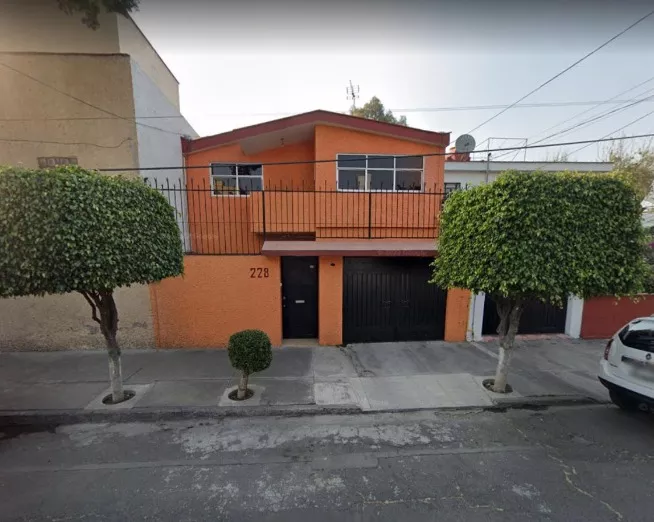 Increíble Remate Bancario, Haz Tuya Esta Estupenda Casa A La Venta En Azcapotzalco