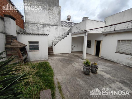 Ph De Tres Ambientes En Venta, Moron Sur  -