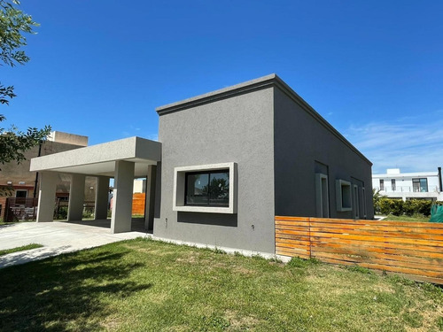 Casa A Estrenar En El Canton-