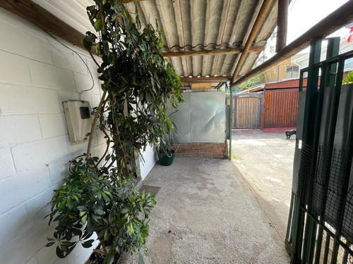 Casa Ampliada Y Regularizada Al Lado De Av. Gabriela