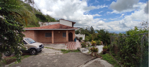 Casa En Venta En Caicaguana El Hatillo Caracas Con Vista Clima De Montaña Estilo Rustico Cabaña