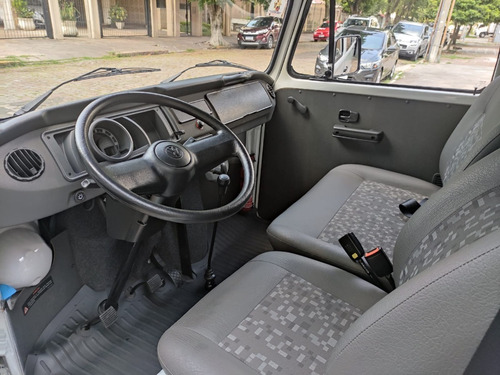 Volkswagen Kombi 1.4 Lotação Total Flex 3p