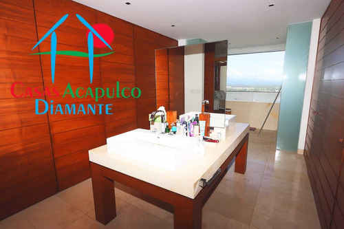Imagen 13 de 14 de Cad Marena 2701. Terraza Con Alberca Y Vista Frontal Al Mar