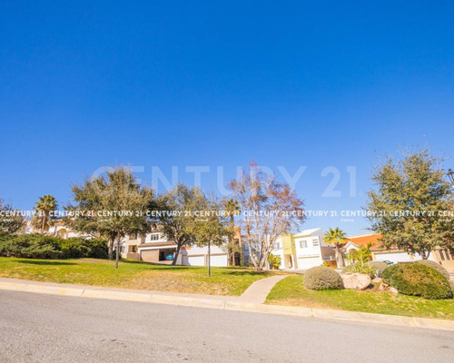 Casa En Venta En Fraccionamiento Rincon De Las Lomas Chihuahua, Chih.