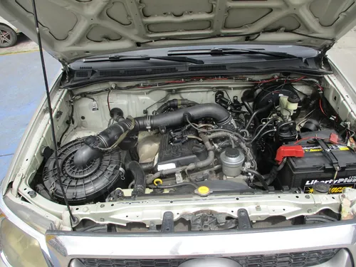 Toyota Hilux Doblecabina 4x2 2700cc Mt