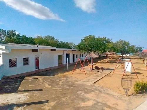 Imagen 4 de 8 de Terreno Con Bienhechuria Ideal Para Hotel Sector Muaco De La Vela De Coro #22-18340 04146954944