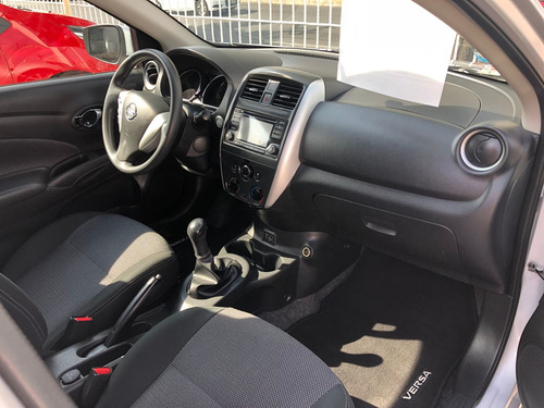 Imagen 6 de 10 de Nissan Versa 2019 1.6 Advance Mt