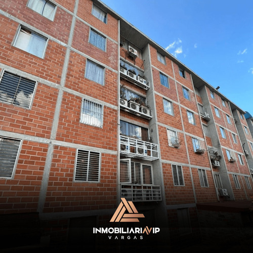 Ref 003 - 663  Grupo Inmobiliaria Vip Ofrece Apartamento En Venta  Ubicado En Macuto - Estado La Guaira 