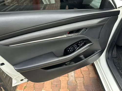Mazda 3 Touring Hybrido 2.0 Mod 2023