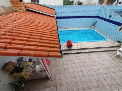 Imagem 3 de 15 de Casa A Venda Com 4 Quartos No Bairro Capoeiras Em Florianopolis - V-82634