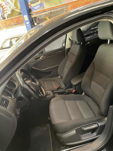 Imagen 11 de 14 de Volkswagen Vento 2015 2.5 Advance Plus 170cv Tiptronic
