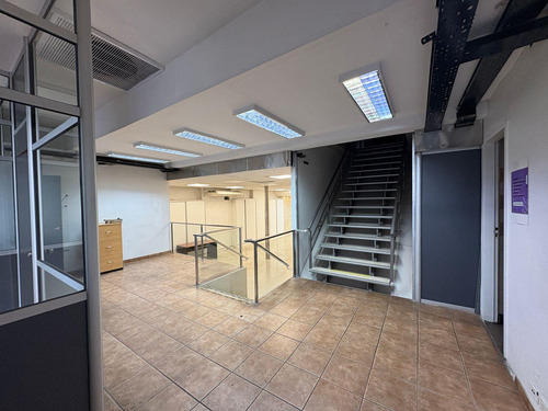 Alquiler Amplio Local Comercial En Caballito