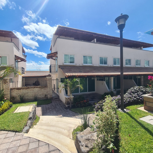 Venta Casa De Lujo 3 Recamaras 1 En Planta Baja