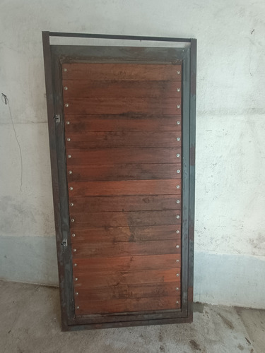 Puerta Hierro Y Madera. Doble Cerradura Marrón Claro