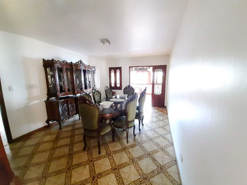 Imagen 5 de 19 de Casa Con Hermosa Vista, Para Remodelar En Los Naranjos - El Hatillo