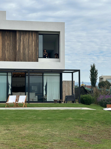 Alquiler Casa En Puerto Del Aguila, Lago Los Molinos, Calamuchita, Cordoba