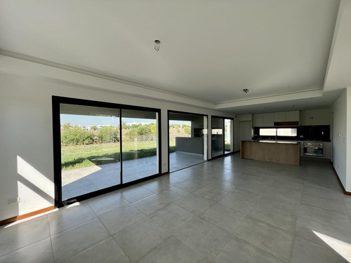 Venta, Casa, El Canton, Barrio Golf, Lote Al 100, 5 Ambientes