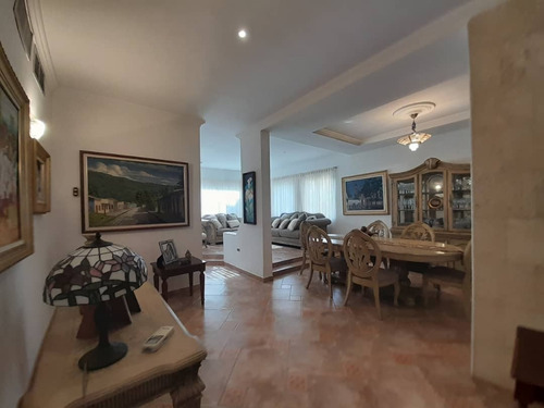 Imagen 3 de 14 de Townhouse En Venta Juanico, Urb. Villas Victoria