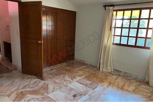 Excelente Casa A Dos Cuadras Del Colegio Americano, Teopanzolco Y Av San Diego