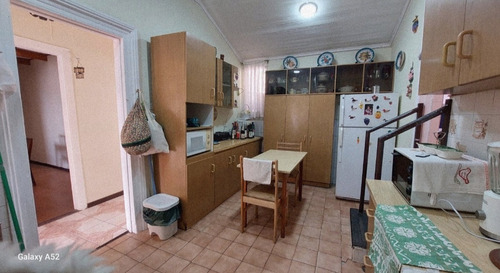 Venta Casa Con Local, Ideal Para Hostal , Cerro Merced Valp.