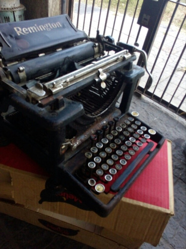 Antigua Máquina De Escribir Remington Original Decoracion (Usado)