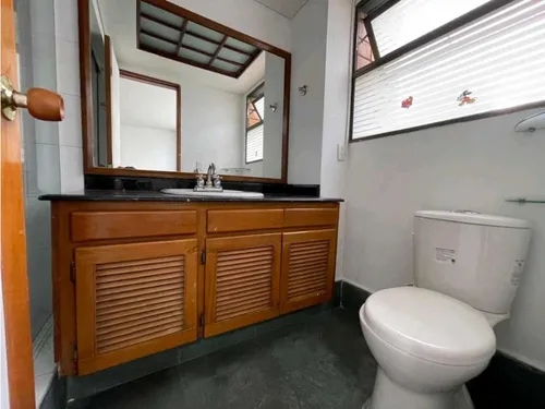 En Venta Apartamento En Los Balsos, El Poblado
