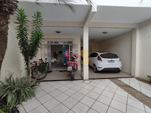 Imagem 1 de 8 de Vendo Casa Com 3/4 - 8214