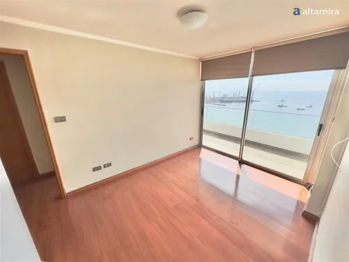 Departamento En Venta De 2 Dorm. En Iquique