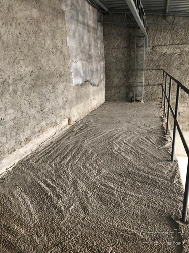 Imagem 3 de 8 de Terreno Com Salao 10x50 = 500m²- Aluga Apenas O Salao 90m-jardim Independencia - V-3620