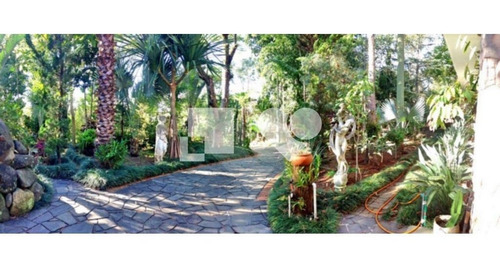 Excelente Localização Em Um Terreno De 2500m², Casa Com 700m², Peças Amplas. - 28-im408548
