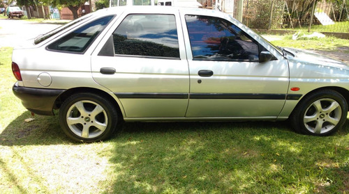 Ford Escort 1997 1.8 Clx 5 P