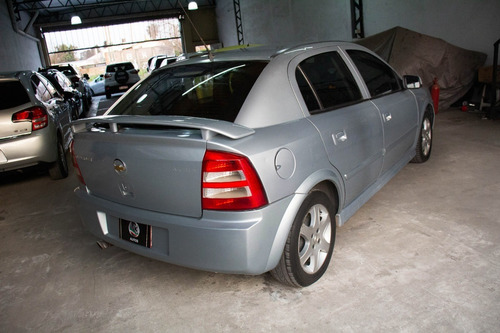 Imagen 7 de 17 de Chevrolet Astra 2.0 Nafta 2010 Gris