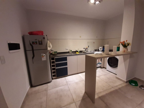 Imagen 4 de 24 de Departamento De Dos Dormitorios Centrico Con Cochera Y Pileta