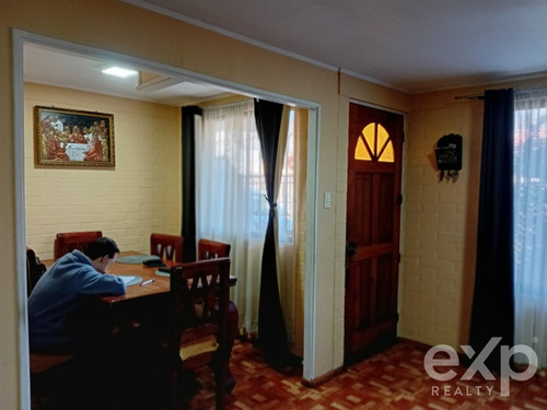 Casa En Venta De 2 Dorm. En Lampa