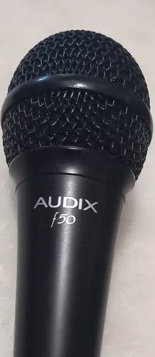Microfono Audix Vocal, Cable 5 Mts, Adaptador Y Base. Negro (Usado)